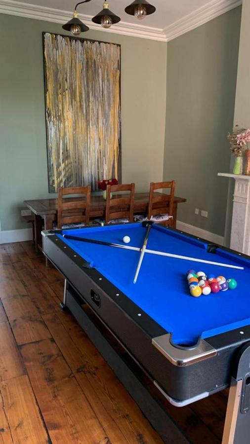 Hébergement de vacances Manchesters Ultimate House - Hot Tub - Sleeps 23! *