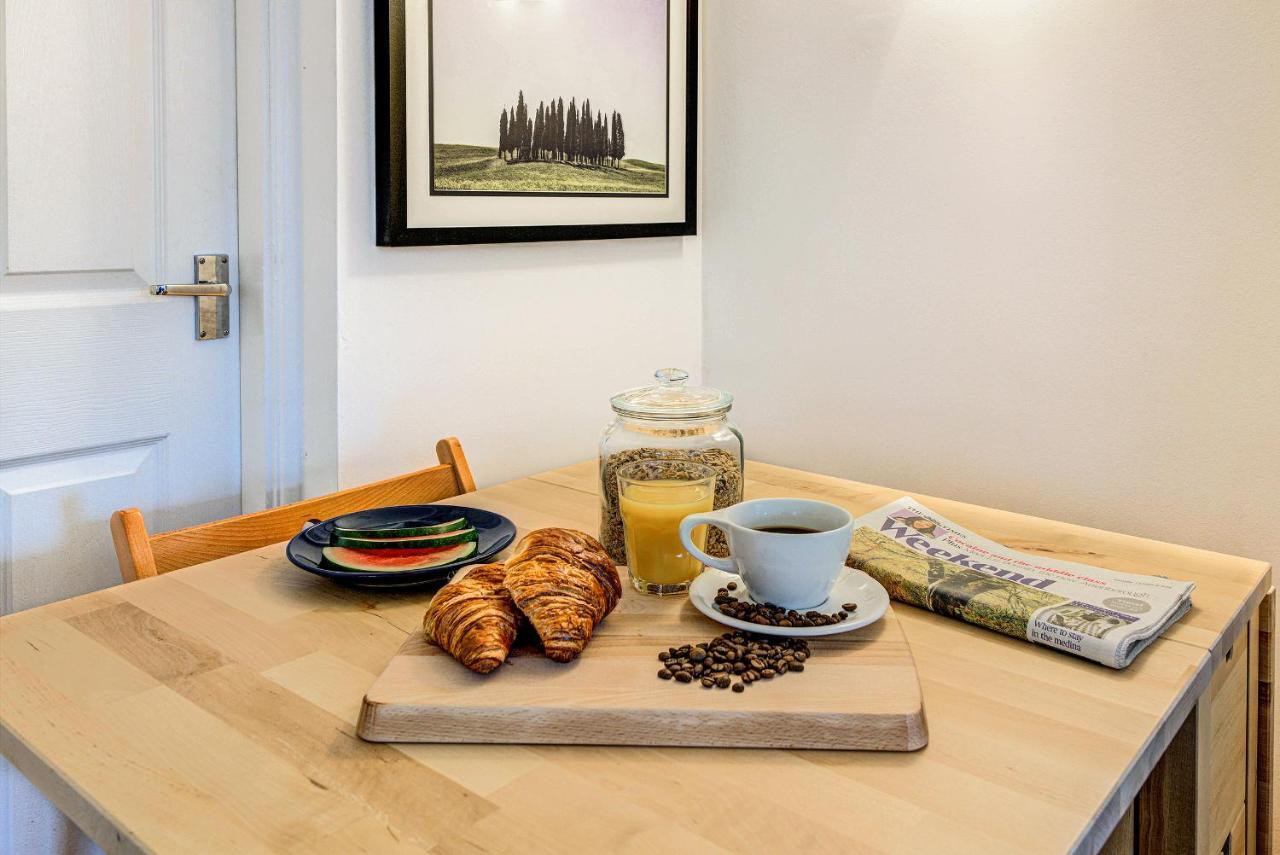 Hébergement de vacances Manchesters Ultimate House - Hot Tub - Sleeps 23!